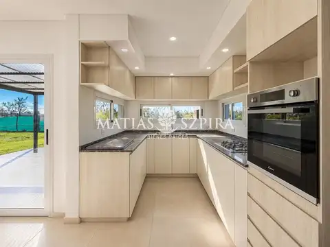 Casa en Venta en Álvarez Del Bosque, USD 179.900