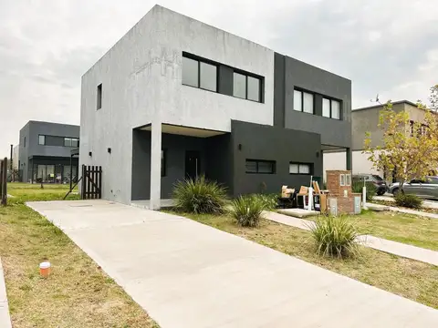 Casa dúplex en alquiler de 4 ambientes en El Aljibe, Manzanares, Pilar.