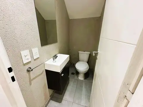 Casa en Alquiler con 2 cocheras