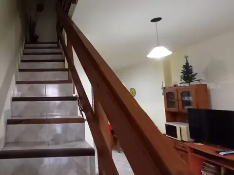 Venta Triplex 4 Amb C/gas natural en Calle 1 e/ 85 Y 86 Mar del Tuyu