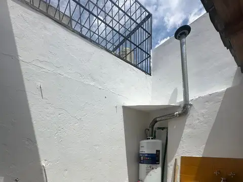 PH EN PLANTA BAJA DE DOS AMBIENTES CON PATIO, SIN EXPENSAS 