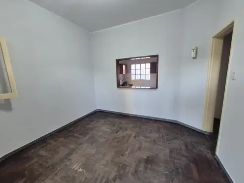 Casa 2 ambientes con 1 baño