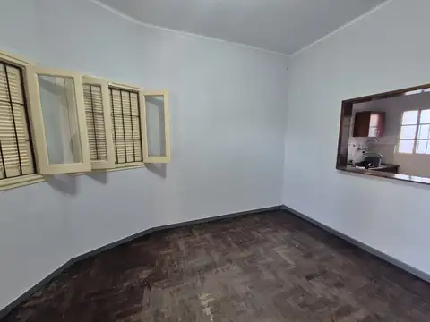 Casa en Alquiler con 1 cochera