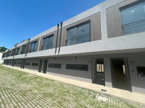 Triplex en Don Torcuato Sobre 202