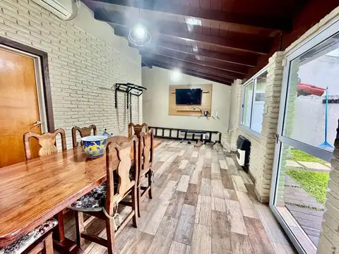Depto Tipo Casa en Alquiler en Villa Sarmiento, $ 800.000