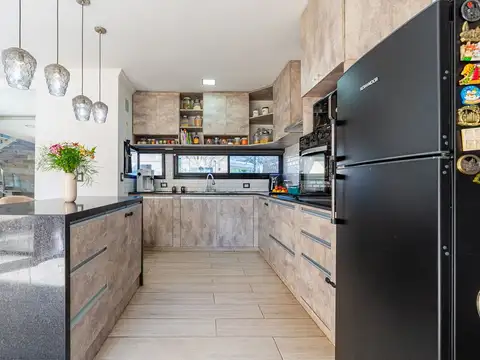 CASA 4 DORMITORIOS GALPON PILETA COUNTRY LOGARITMO