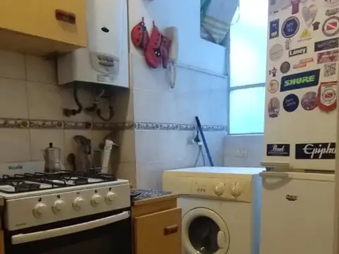 Departamento 2 Ambientes bajas Expensas sobre Avenida a mts Cid Campeador