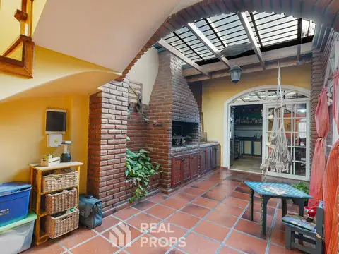 Casa 4 ambientes con 3 baños