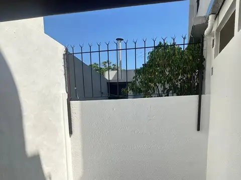 Depto Tipo Casa en Alquiler de 3 ambientes
