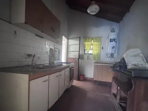 Casa 5 ambientes con 1 baño