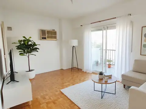 VENTA | 2 amb. en contra frente, con balcón • Belgrano / Barrio Chino