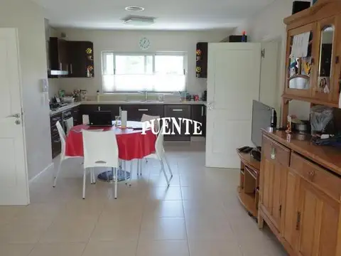 Casa 7 ambientes con 5 baños