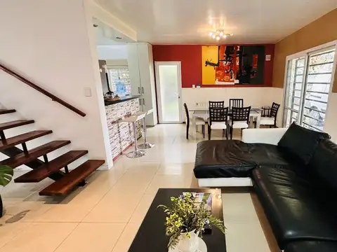 Casa 5 dormitorios c/ pileta - Zona 495 y 10 Villa Castells