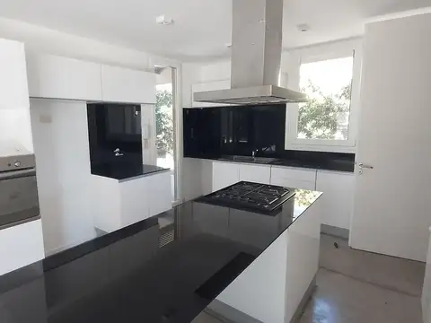 Casa en Alquiler de 3 dormitorios