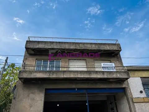 Amplio departamento a refaccionar en San Justo | A metros de RN3