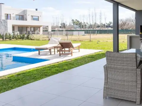 Casa en Venta en Villa Rosa, USD 298.000