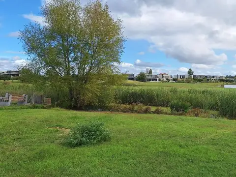 VENTA EN CANTON GOLF AL AGUA Y AL CAMPO DE GOLF