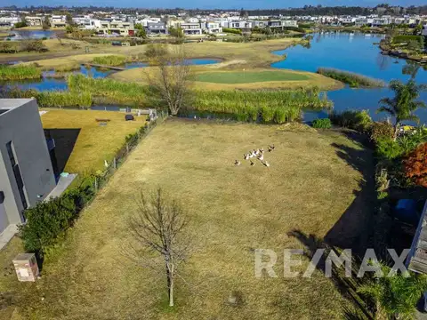 VENTA EN CANTON GOLF AL AGUA Y AL CAMPO DE GOLF