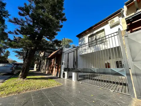 Casa tipo duplex en Barrio CAP Zárate