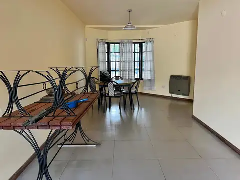 Casa tipo duplex en Barrio CAP Zárate