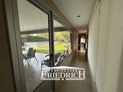 Casa en venta Club de Campo Los Puentes Lujan financia