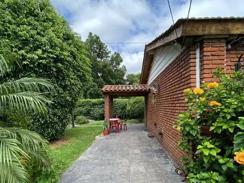 Quinta en Venta con 2 cocheras
