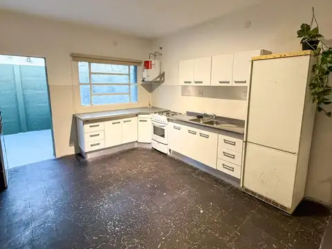 Casa 5 ambientes con 1 baño