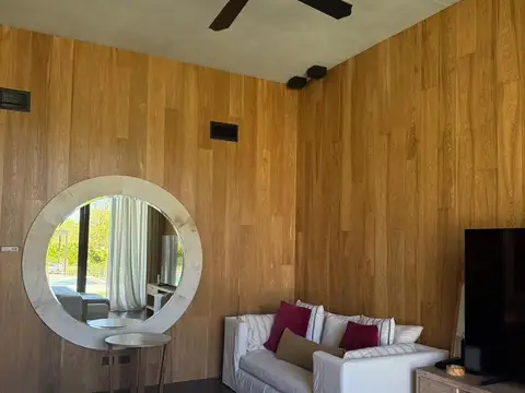 Casa 8 ambientes con 5 baños