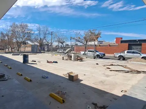 Locales comerciales en alquiler ? Esquina Tropero Sosa y Pellegrini, Maipú