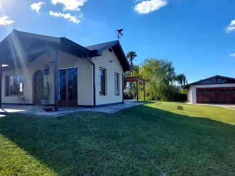 VENTA EXCELENTE CASA 4 AMB, QUINCHO Y PARQUE,VIDAL