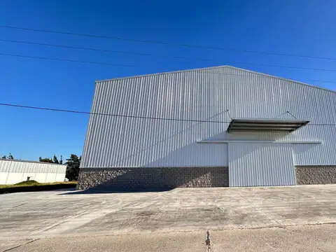 Nave Industrial - Galpon  2100 m2 cubiertos -  El Pato - Berazategui - ALQUILER