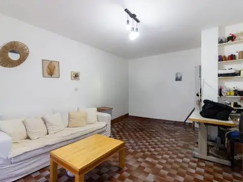 Casa 8 ambientes con 3 baños