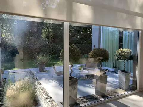 Casa en Venta con 5 cocheras