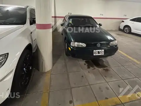 Venta de 44 cocheras en bloque en Floresta