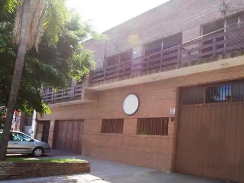 LOCAL - GALPON- CON OFICINAS- DEPOSITO O SALON DE FIESTAS