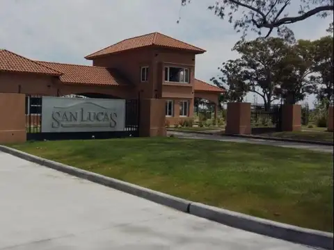 VENTA DE LOTE CON FONDO AL LAGO EN EL BARRIO PRIVADO SAN LUCAS