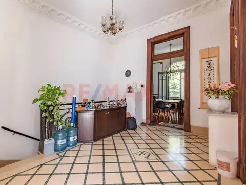 Casa 13 ambientes con 3 baños