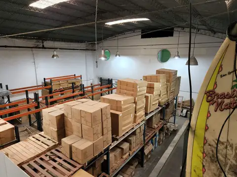 Galpon en Venta 50  mts Fondo
