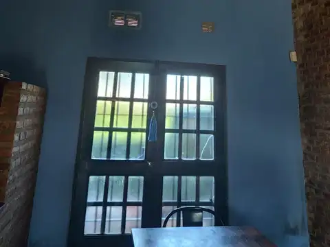 VENTA CASA 3 DORMITORIOS, COCHERA, PATIO Y LOCAL