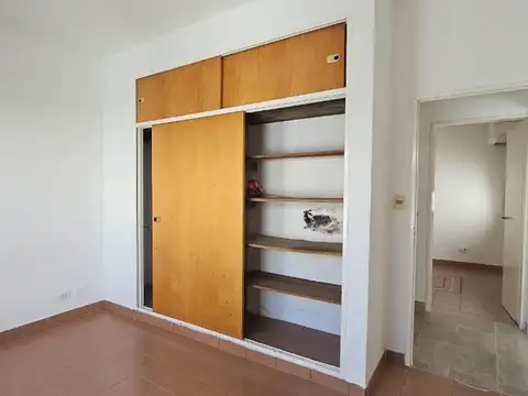 Depto Tipo Casa en Alquiler en Villa Lynch, $ 850.000