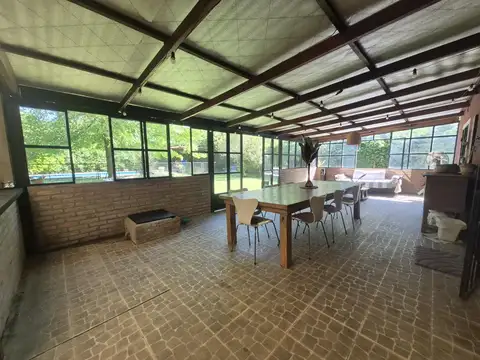 Casa en Venta con 4 cocheras