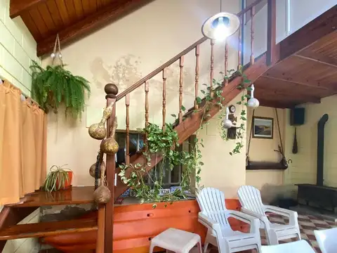Casa en Venta con 2 cocheras