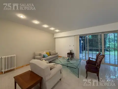 Casa 7 ambientes con 4 baños