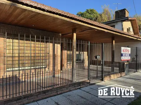 Casa a pasos de Factory Quilmes, Acha casi Agote