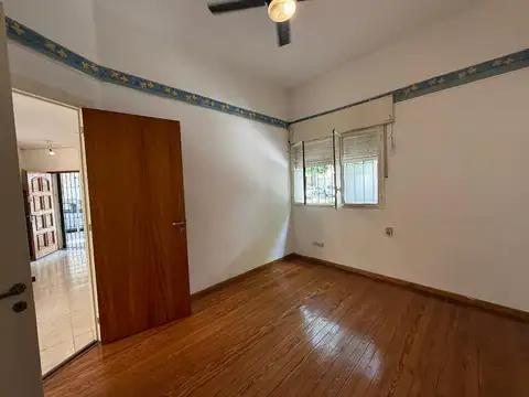 GRAN PH DE 3 AMB, TODO EXTERNO, MUY LUMINOSO, CON PATIO, LAVADERO Y ESCRITORIO. SIN EXPENSAS!