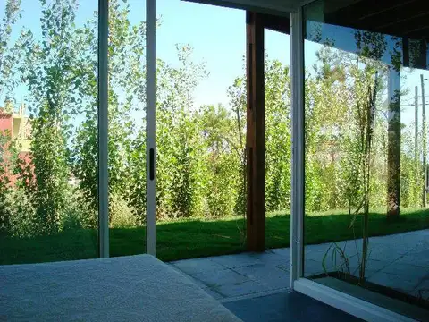 Casa 6 ambientes con 4 baños