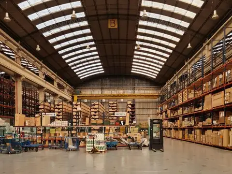 Galpon en Alquiler en Área de Promoción El Triángulo, USD 5.600