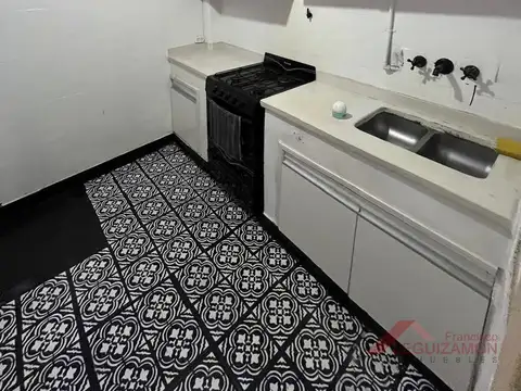 Depto Tipo Casa en Alquiler de 3 ambientes