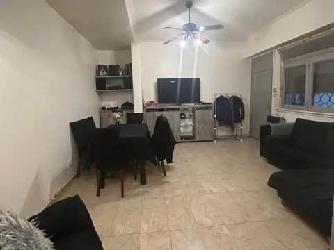 Depto Tipo Casa 4 ambientes con 2 baños