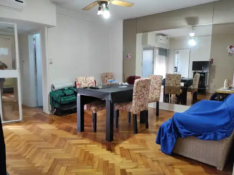 Departamento de 2 Ambientes Amplios Lateral Luminoso 42 m2 Sobre Av. Rivadavia